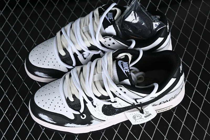 All categories Nk SB Dunk series Nk SB Dunk Low low-top sneakers Nk Dunk Low Skywalker black and white gray summer simple SB strap low-top casual sneakers DD1391-100